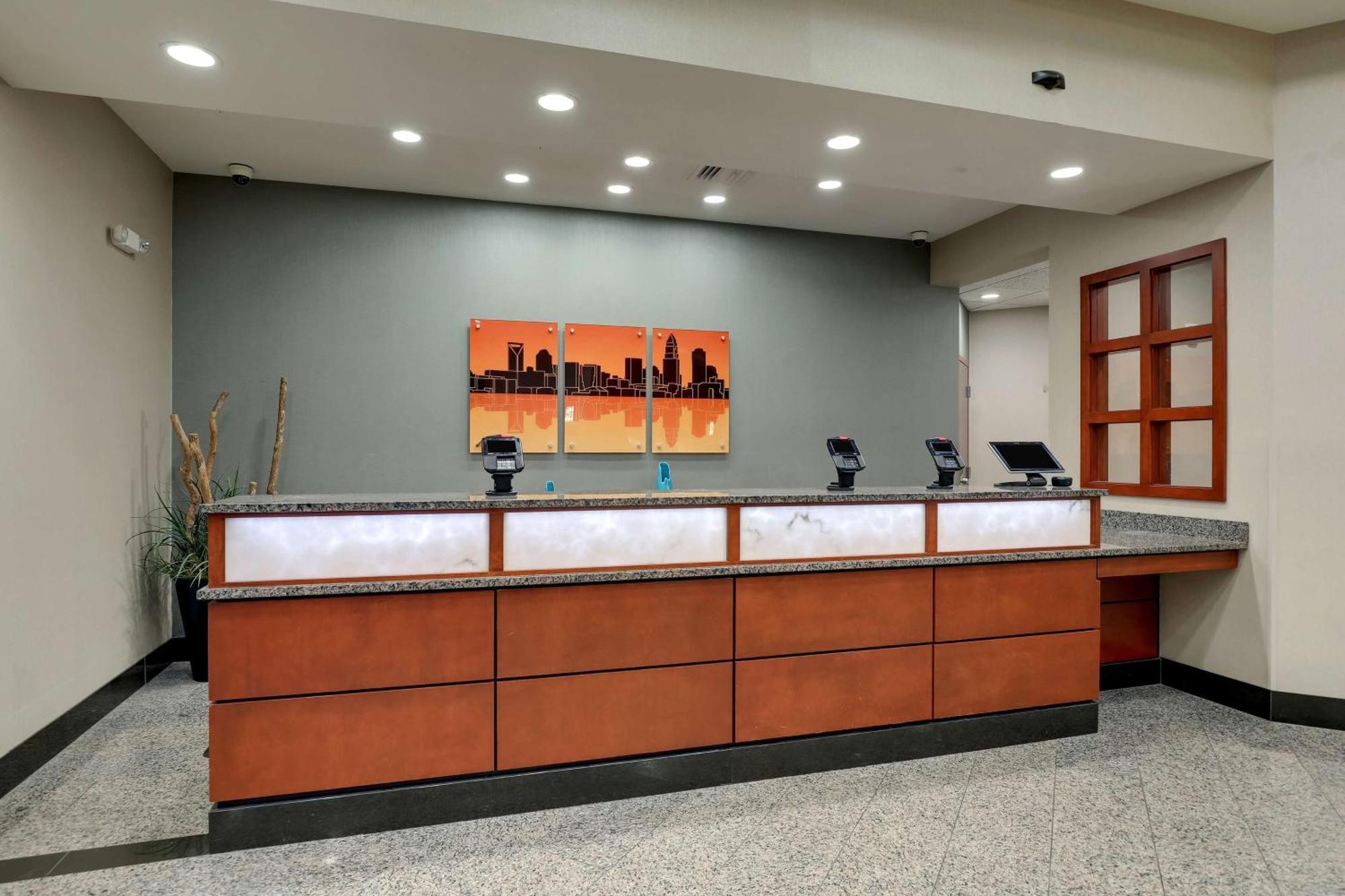 Drury Inn & Suites Charlotte Arrowood Luaran gambar