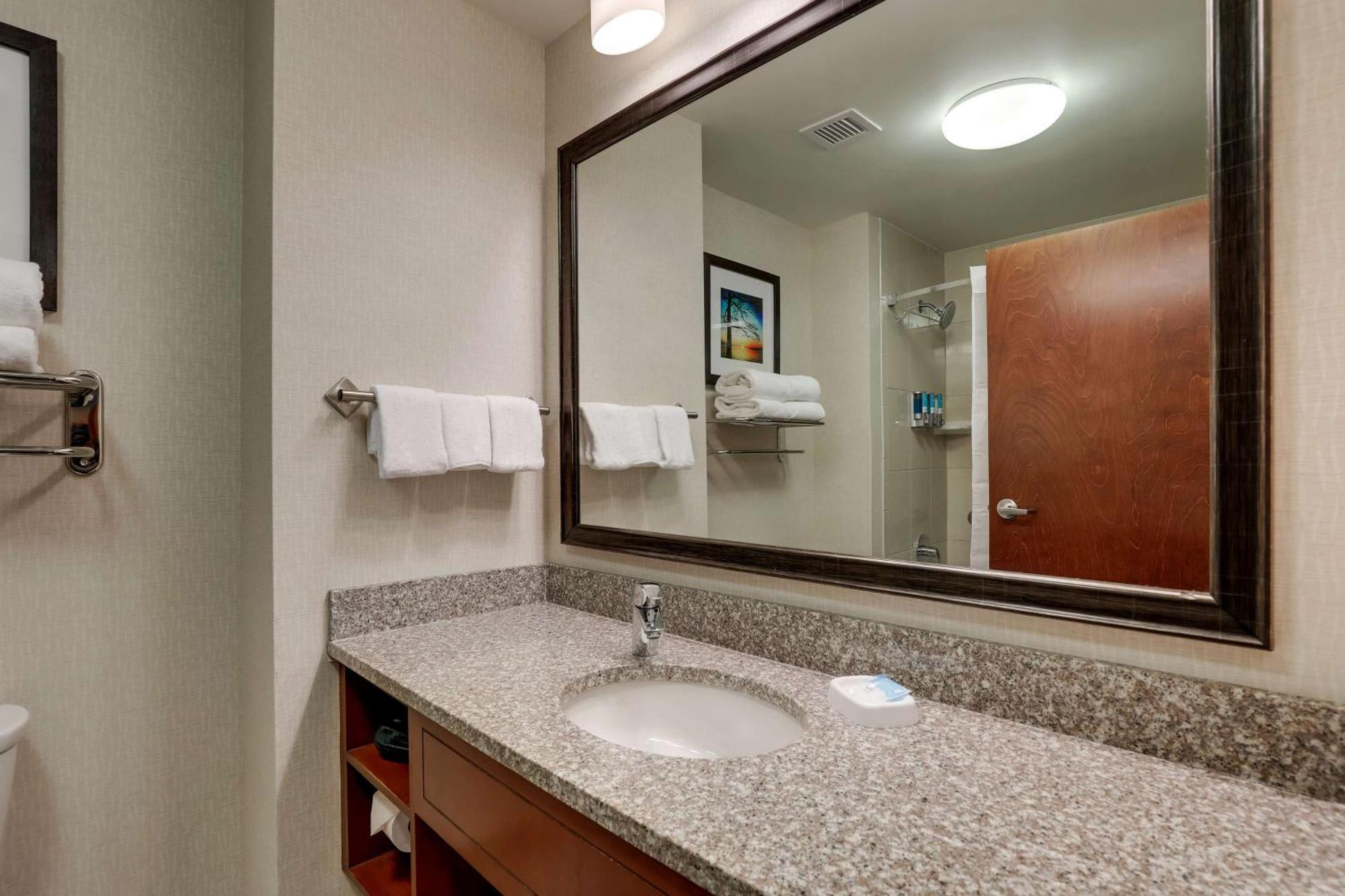 Drury Inn & Suites Charlotte Arrowood Luaran gambar
