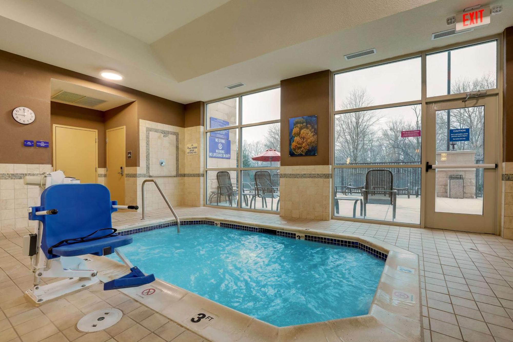 Drury Inn & Suites Charlotte Arrowood Luaran gambar