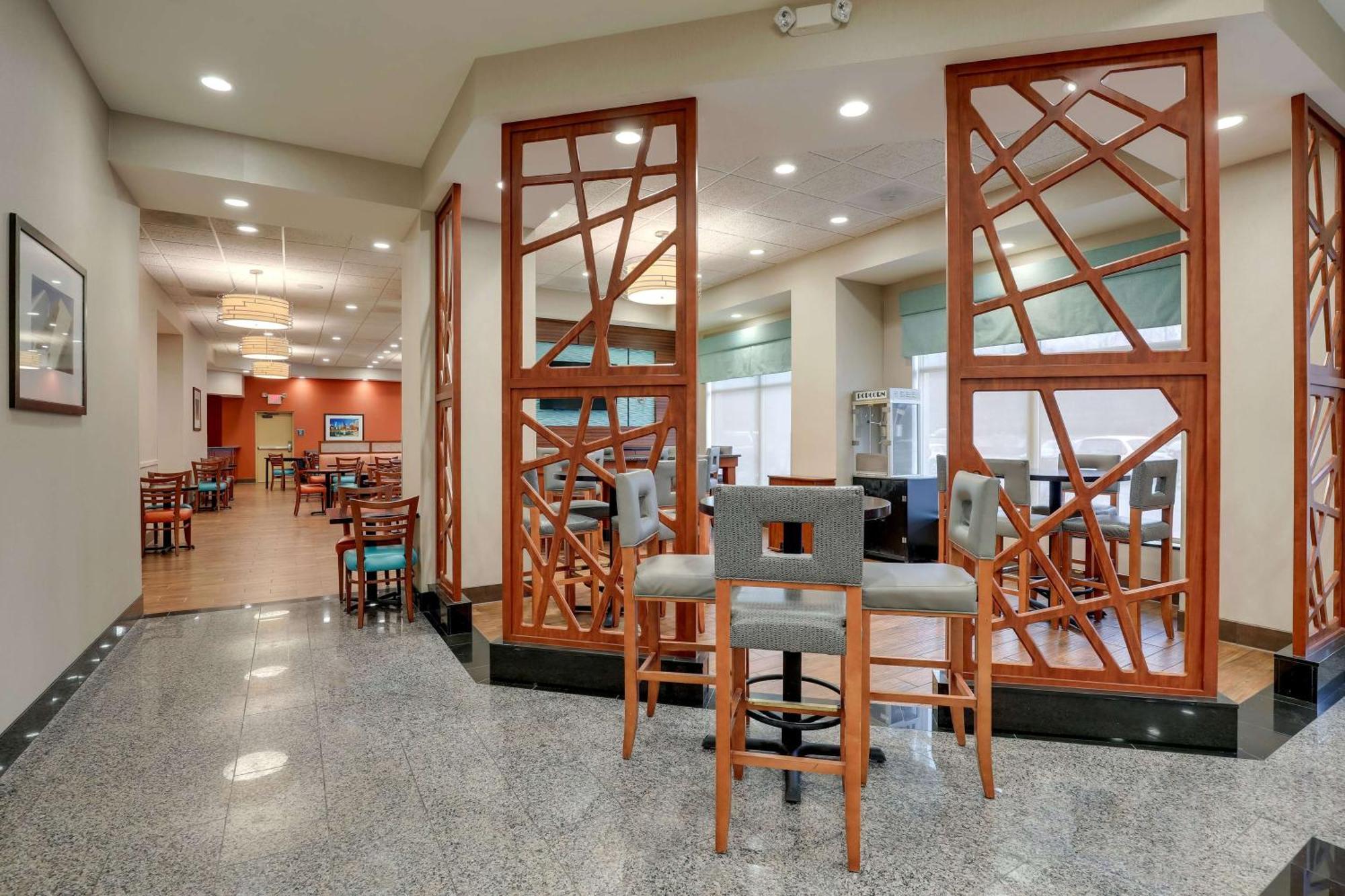 Drury Inn & Suites Charlotte Arrowood Luaran gambar