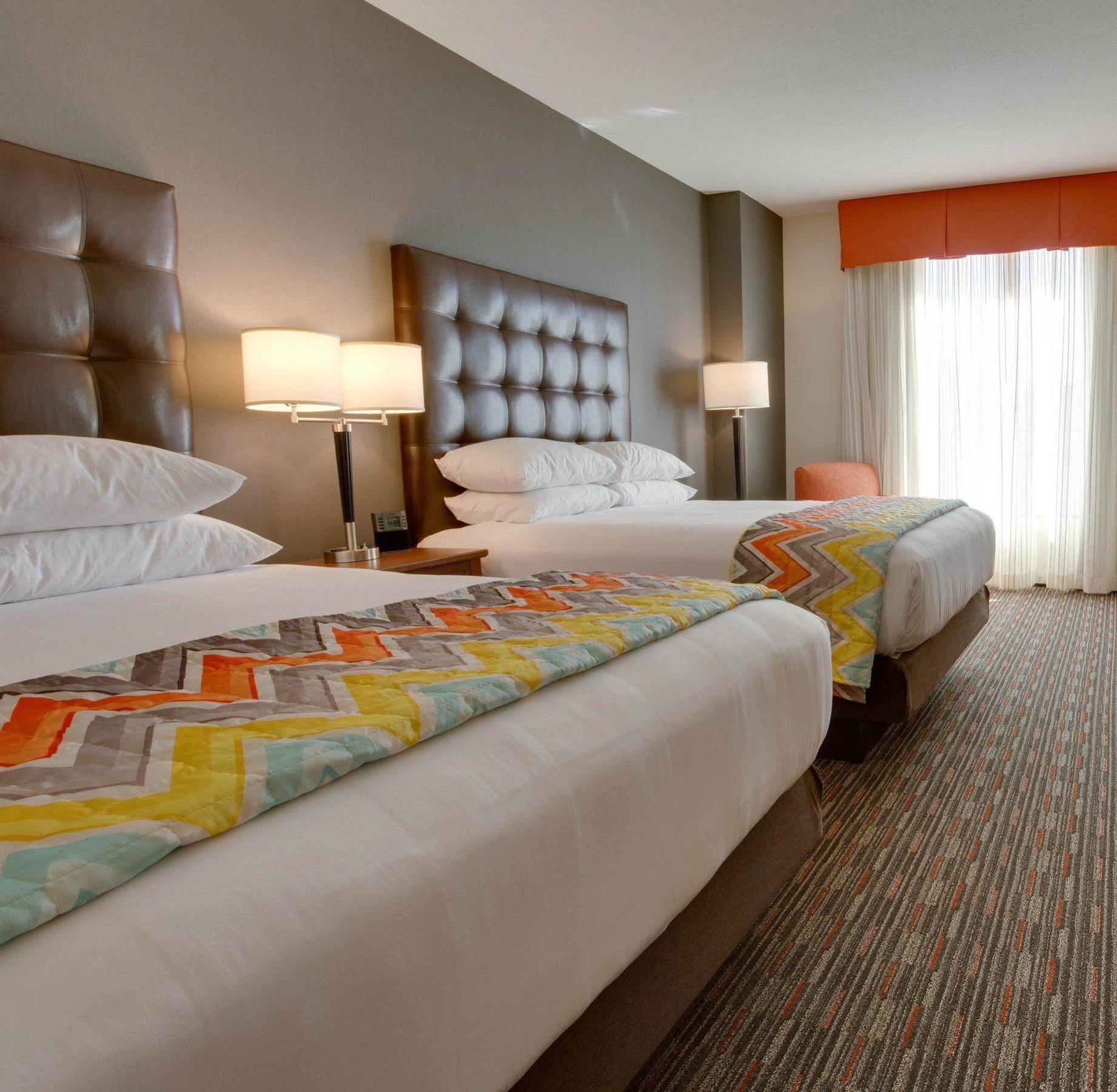 Drury Inn & Suites Charlotte Arrowood Luaran gambar